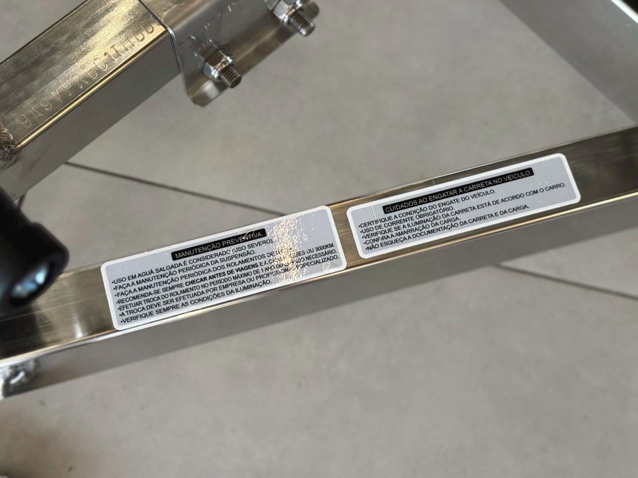 Selos de manutenção preventiva na longarina em inox da carretinha Jetnox47